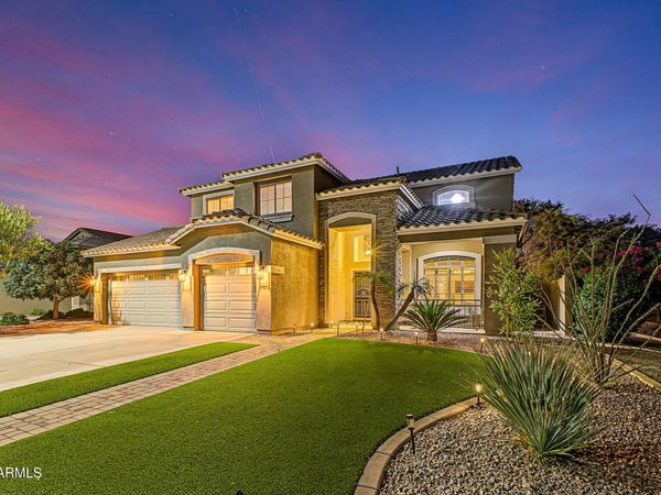 894 S OAK Street, Gilbert, AZ 85233