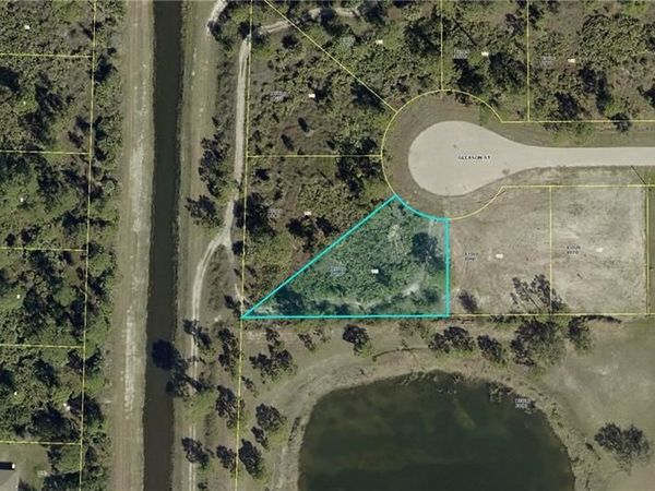 904 Gleason ST , LEHIGH ACRES, FL 33974