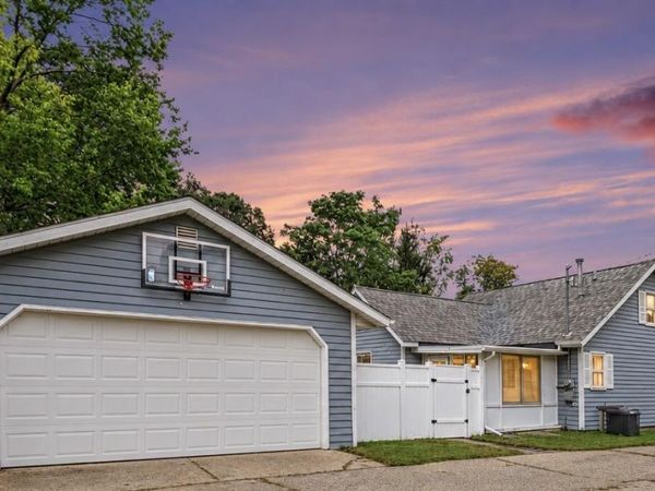533 W Cherry Street, Wayland, MI 49348