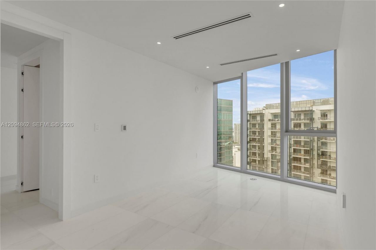 300 Biscayne Blvd Way , Unit 4203, Miami, FL 33131 Photo