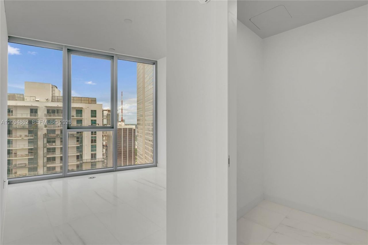 300 Biscayne Blvd Way , Unit 4203, Miami, FL 33131 Photo