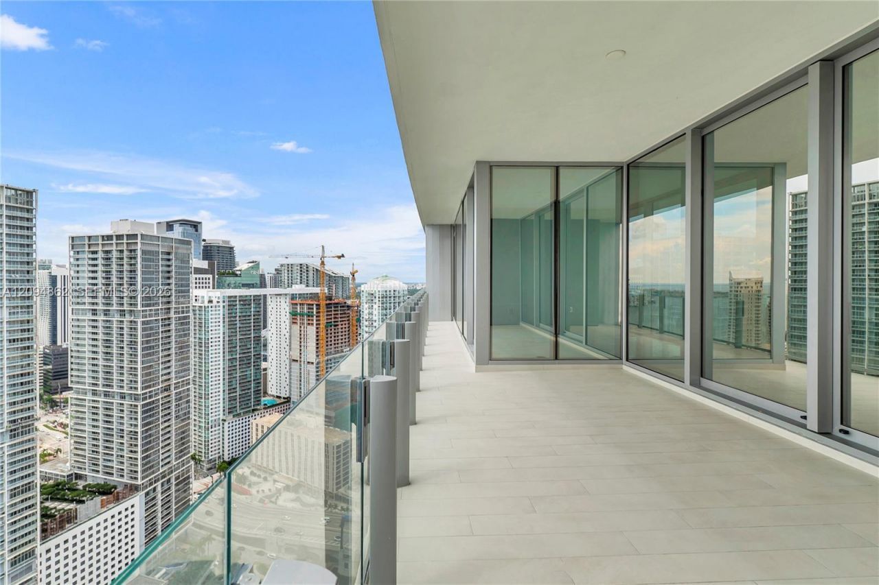 300 Biscayne Blvd Way , Unit 4203, Miami, FL 33131 Photo