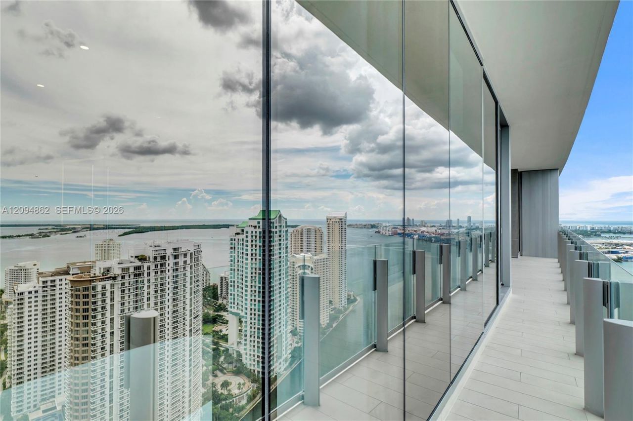 300 Biscayne Blvd Way , Unit 4203, Miami, FL 33131 Photo