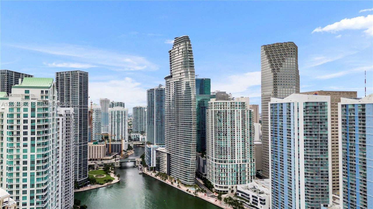 300 Biscayne Blvd Way , Unit 4203, Miami, FL 33131 Photo