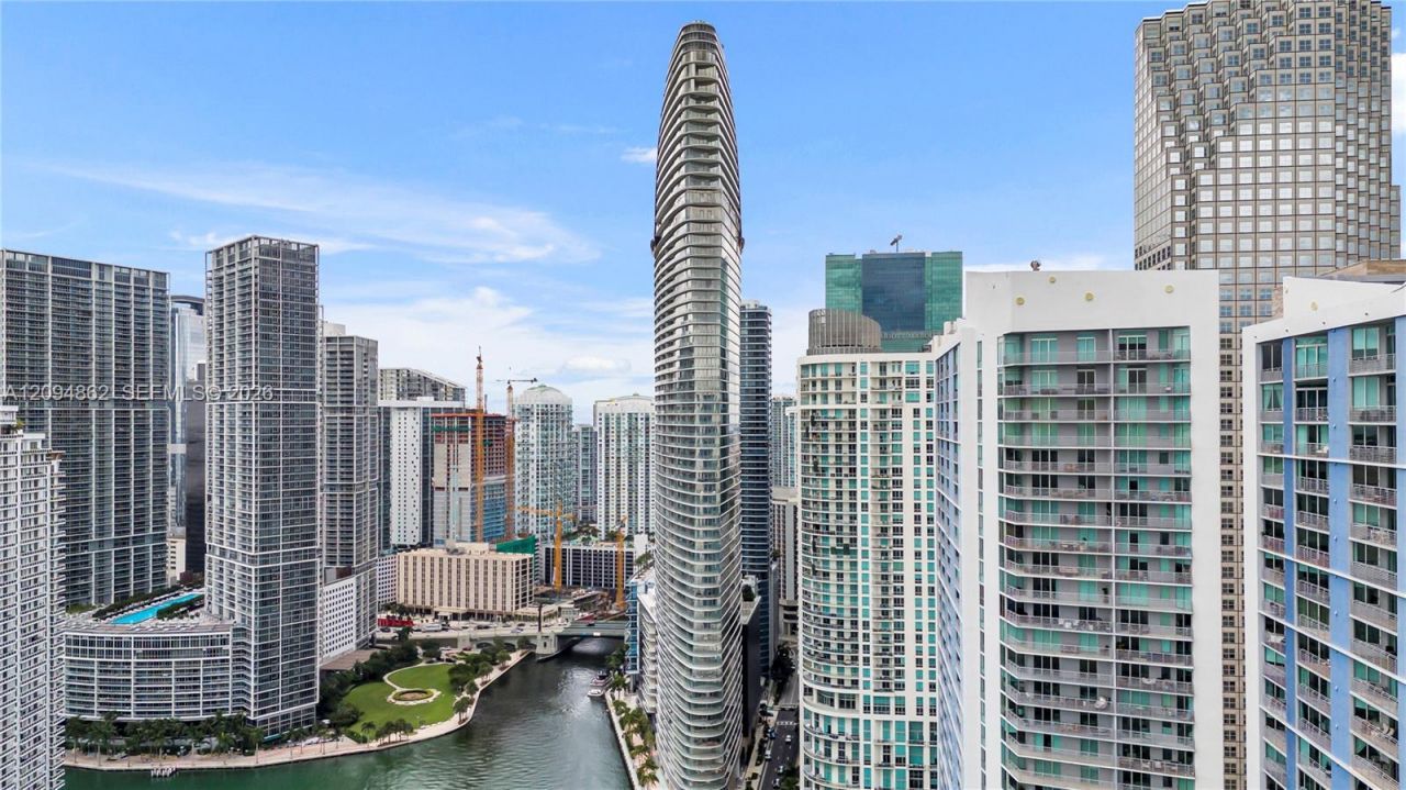 300 Biscayne Blvd Way , Unit 4203, Miami, FL 33131 Photo