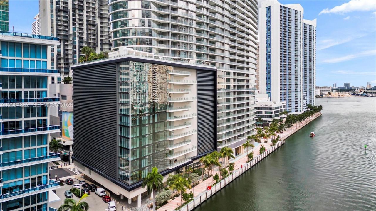 300 Biscayne Blvd Way , Unit 4203, Miami, FL 33131 Photo