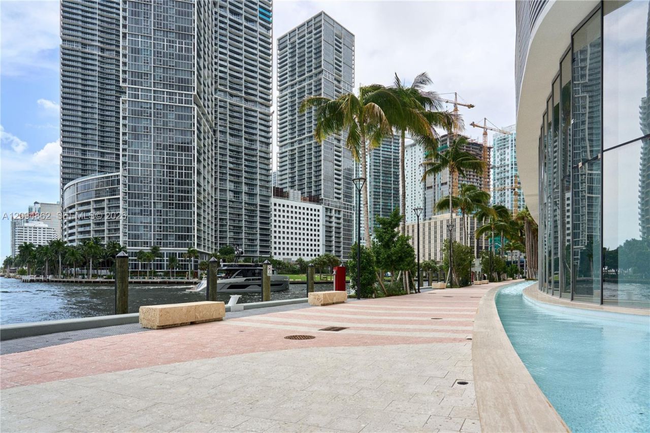 300 Biscayne Blvd Way , Unit 4203, Miami, FL 33131 Photo