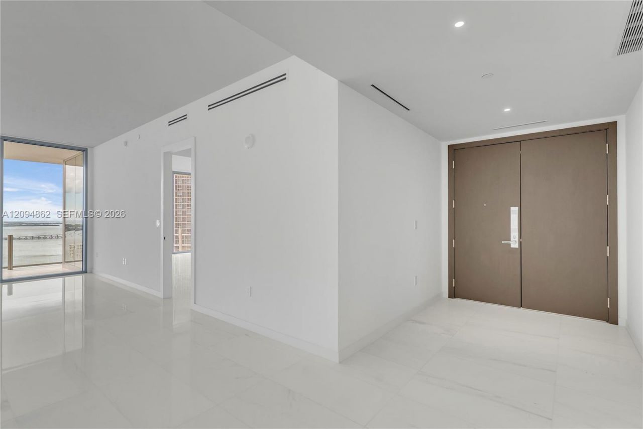 300 Biscayne Blvd Way , Unit 4203, Miami, FL 33131 Photo