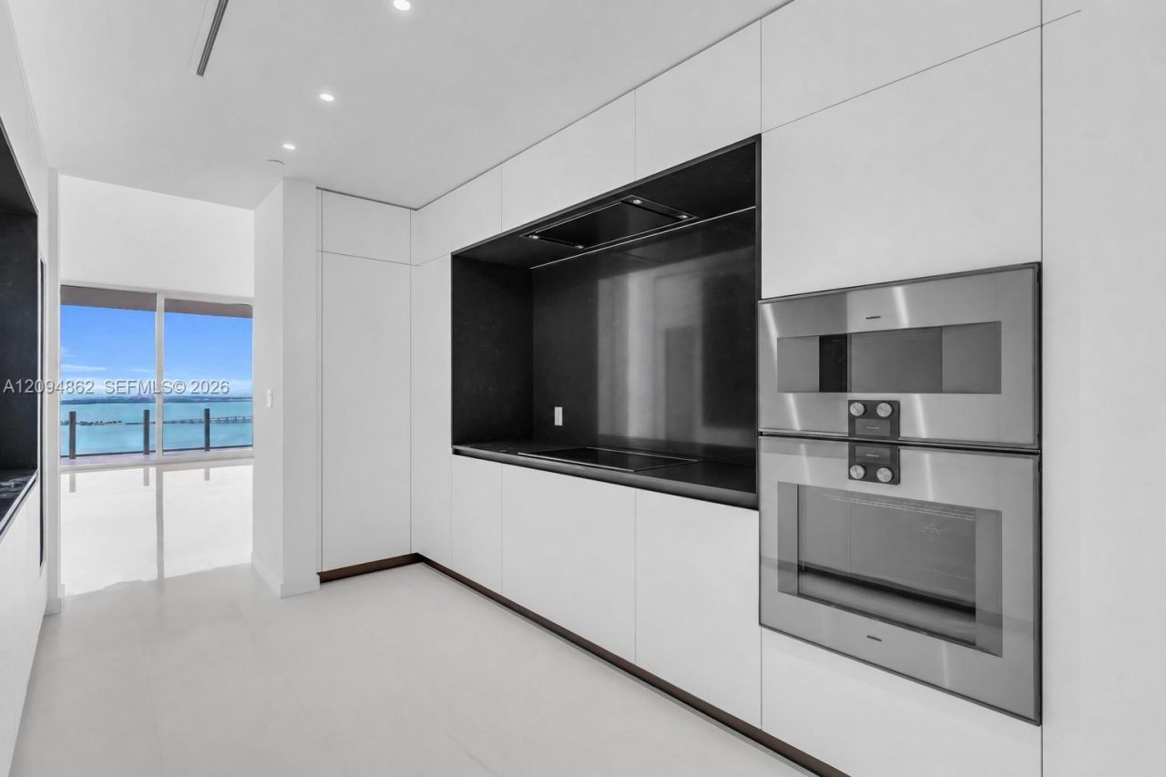 300 Biscayne Blvd Way , Unit 4203, Miami, FL 33131 Photo