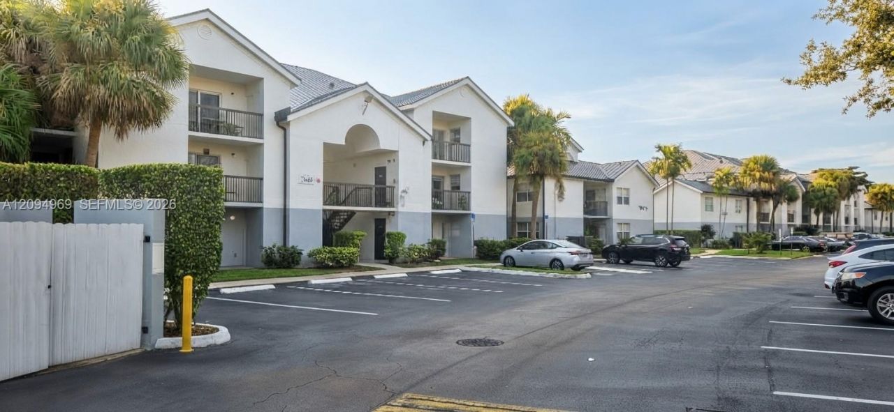 7640 Westwood Dr , Unit 406, Tamarac, FL 33321 Photo