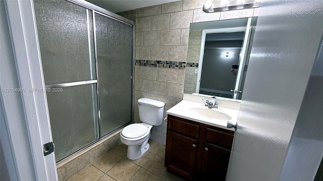 7640 Westwood Dr , Unit 406, Tamarac, FL 33321 Photo