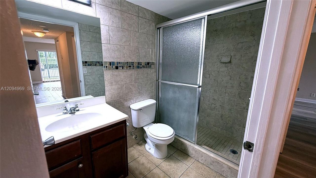7640 Westwood Dr , Unit 406, Tamarac, FL 33321 Photo