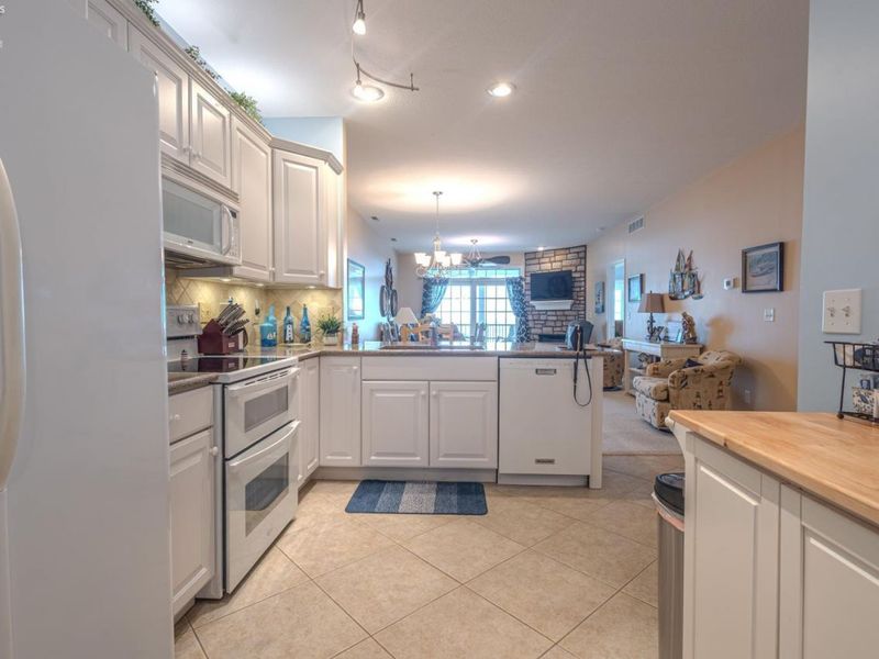 2804 Whispering Shores Drive, Vermilion, OH 44089 Photo 14