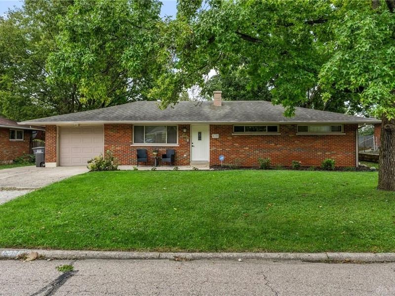 610 Skyview Drive, West Carrollton, OH 45449 Photo 2