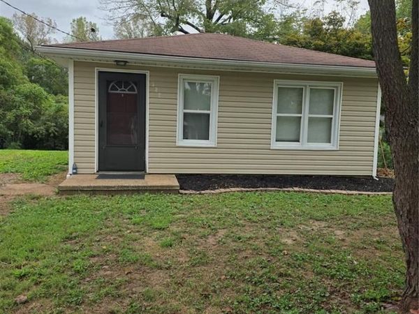526 Valencia Drive , Belleville, IL 62223