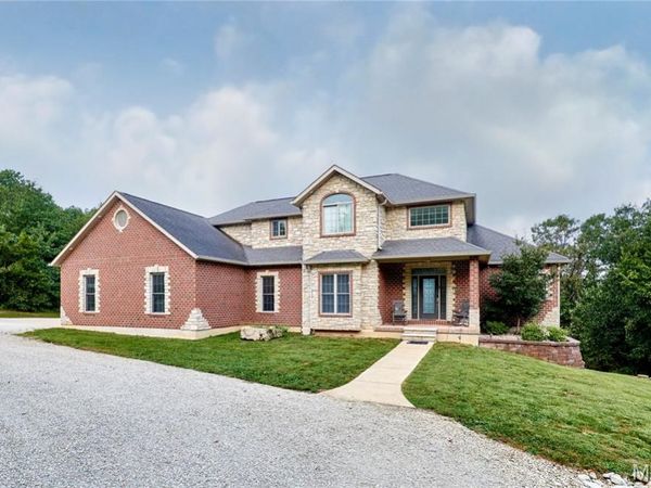 999 Saint Marys Road , Villa Ridge, MO 63089
