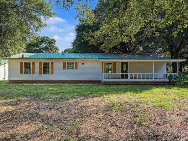 12400 Wildlife Rd, Holt, FL 32564