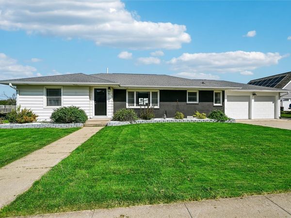 327 3rd Street , Atkins, IA 52206