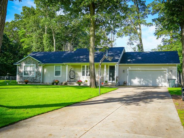 2063 Rambling Oak Drive, Muskegon, MI 49445
