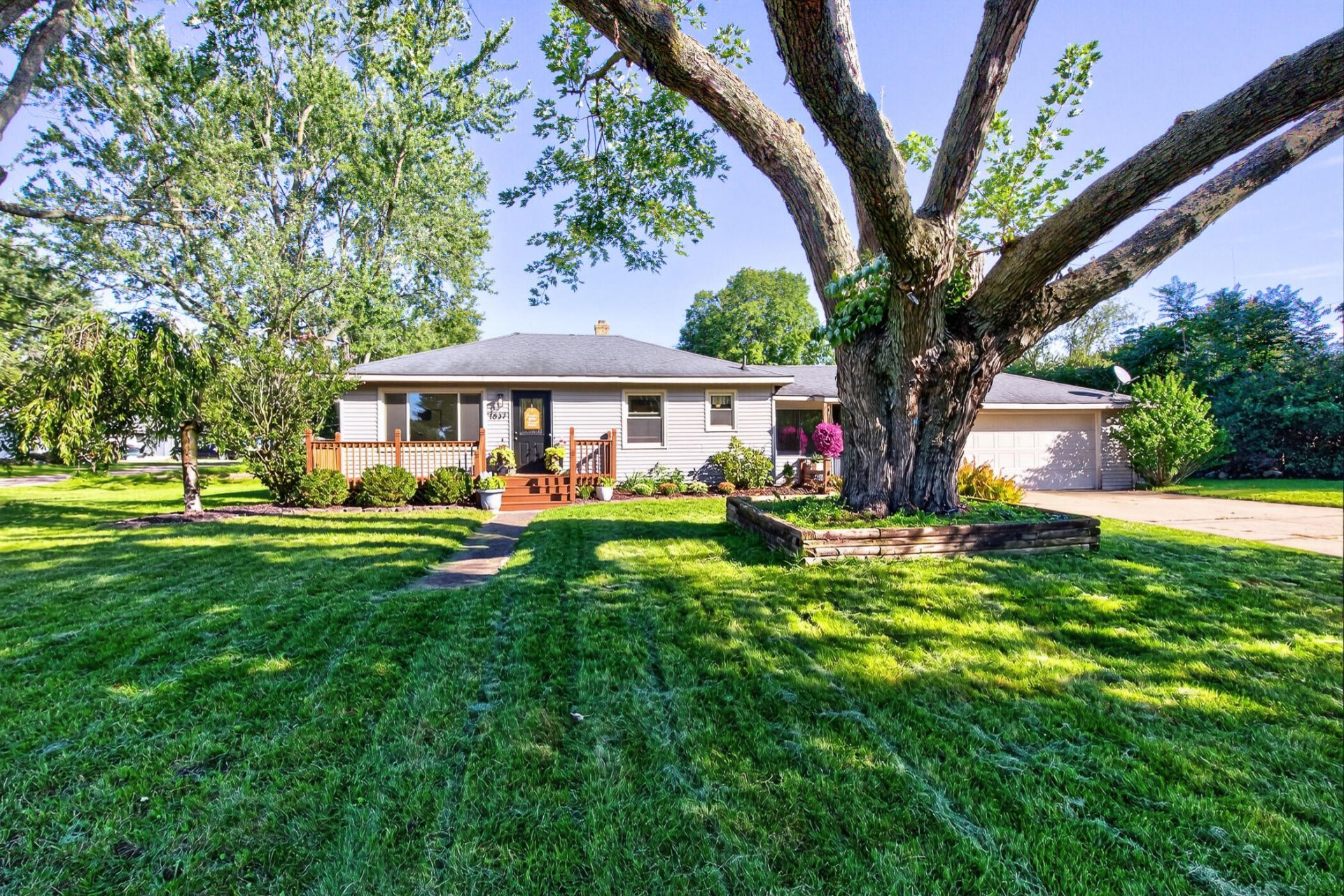 1837 Providence Street Ne, Grand Rapids, MI 49525 Main Photo