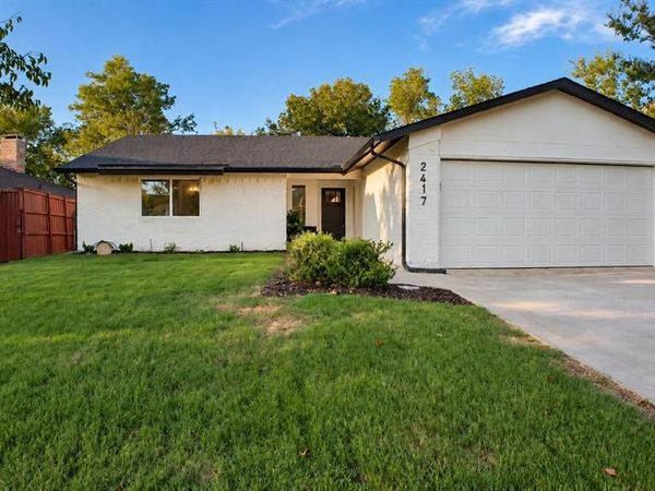 2417 Via Barcelona , Carrollton, TX 75006