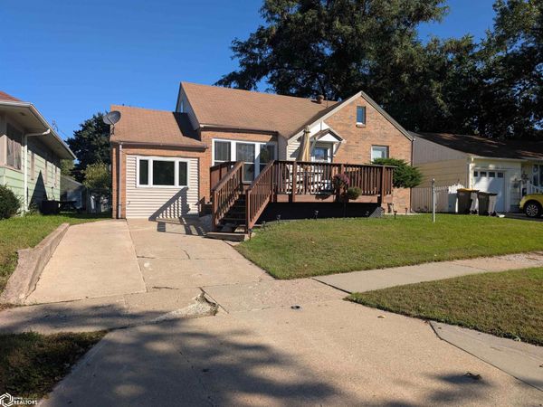 716 9th NE, Mason City, IA 50401