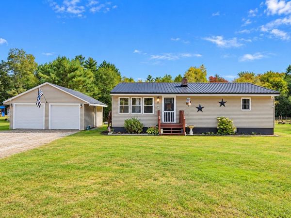 26 Smith Street , Waterford, ME 04088