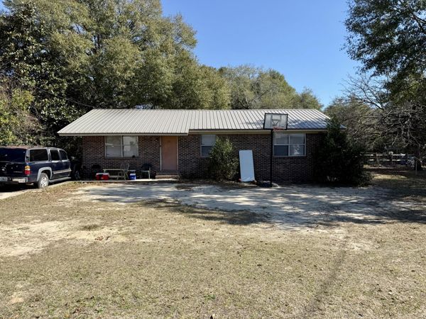 29 Fredrick Drive, DeFuniak Springs, FL 32433