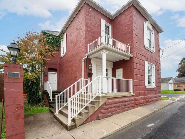 103 W Court , Kingwood, WV 26537