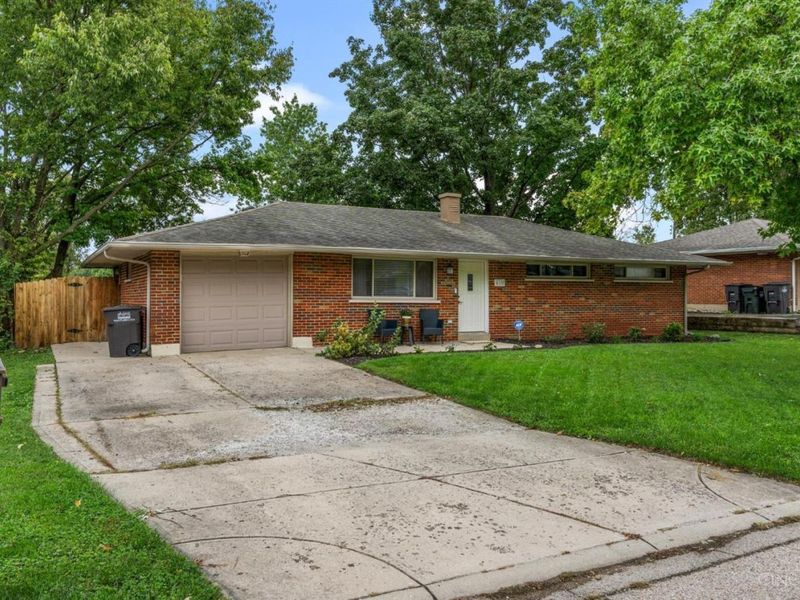 610 Skyview Drive, West Carrollton, OH 45449 Photo 3