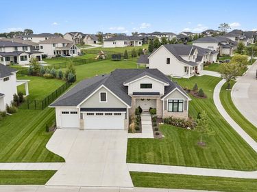 21173 C Street, Elkhorn, NE 68022