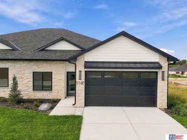 9140 Lucena Drive, Lincoln, NE 68520