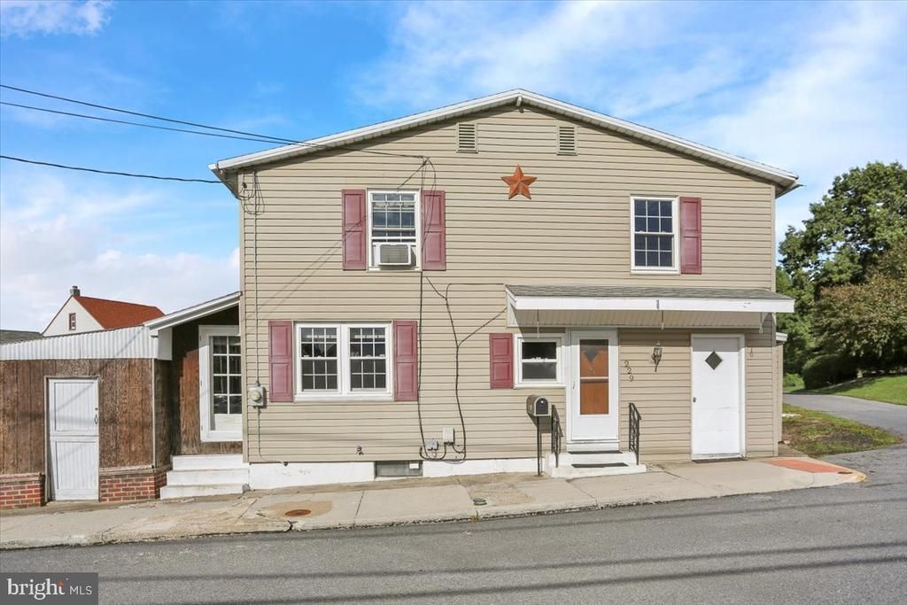 229 NORTHMONT AVENUE , HAMBURG, PA 19526