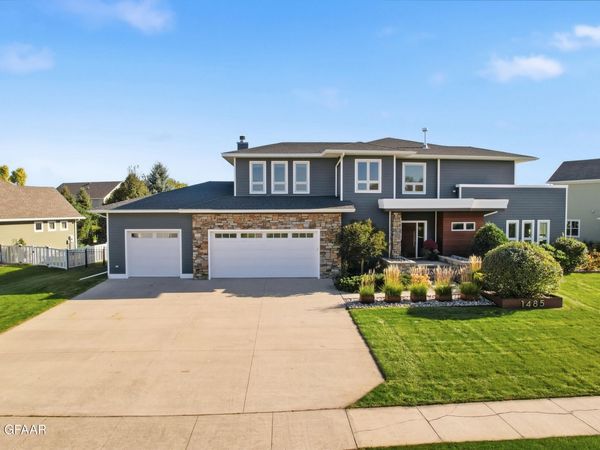 1485 KINGS VIEW Drive , Grand Forks, ND 58201