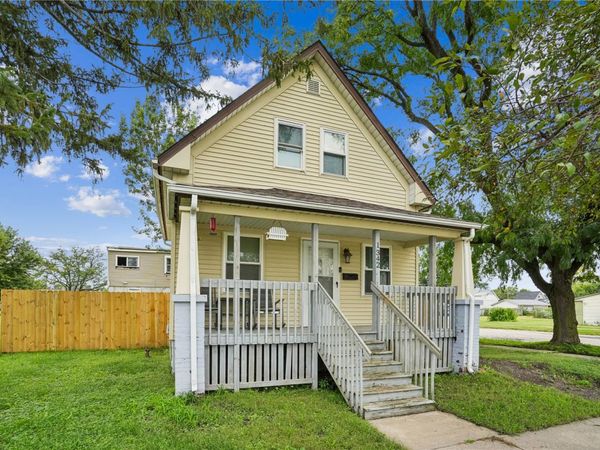 1342 5th Street NW, Cedar Rapids, IA 52405