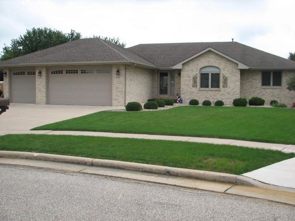 8541 35th AVENUE, Kenosha, WI 53142