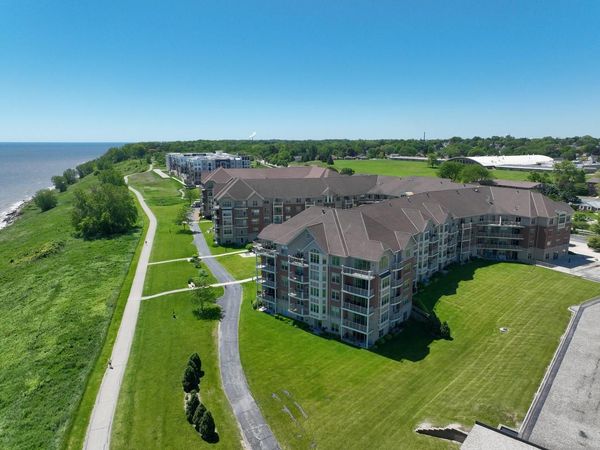 4120 S Lake DRIVE, Unit C355, Saint Francis, WI 53235