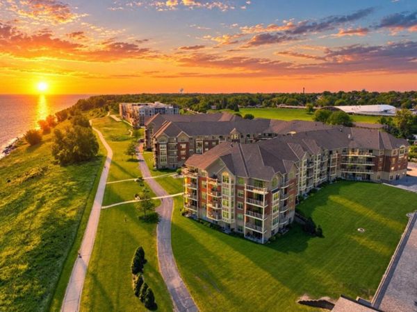 4120 S Lake DRIVE, Unit C355, Saint Francis, WI 53235