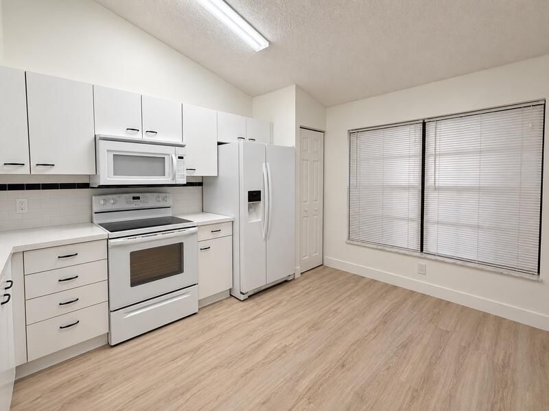 9815 Watermill Circle, Unit F, Boynton Beach, FL 33437 Photo