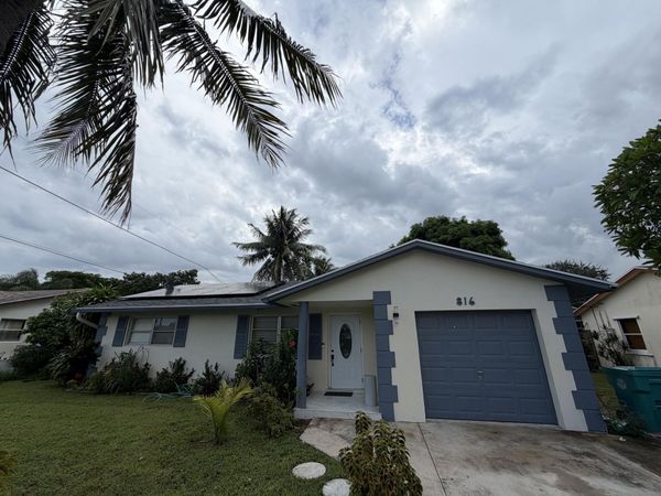 816 NW 8TH Avenue, Boynton Beach, FL 33426
