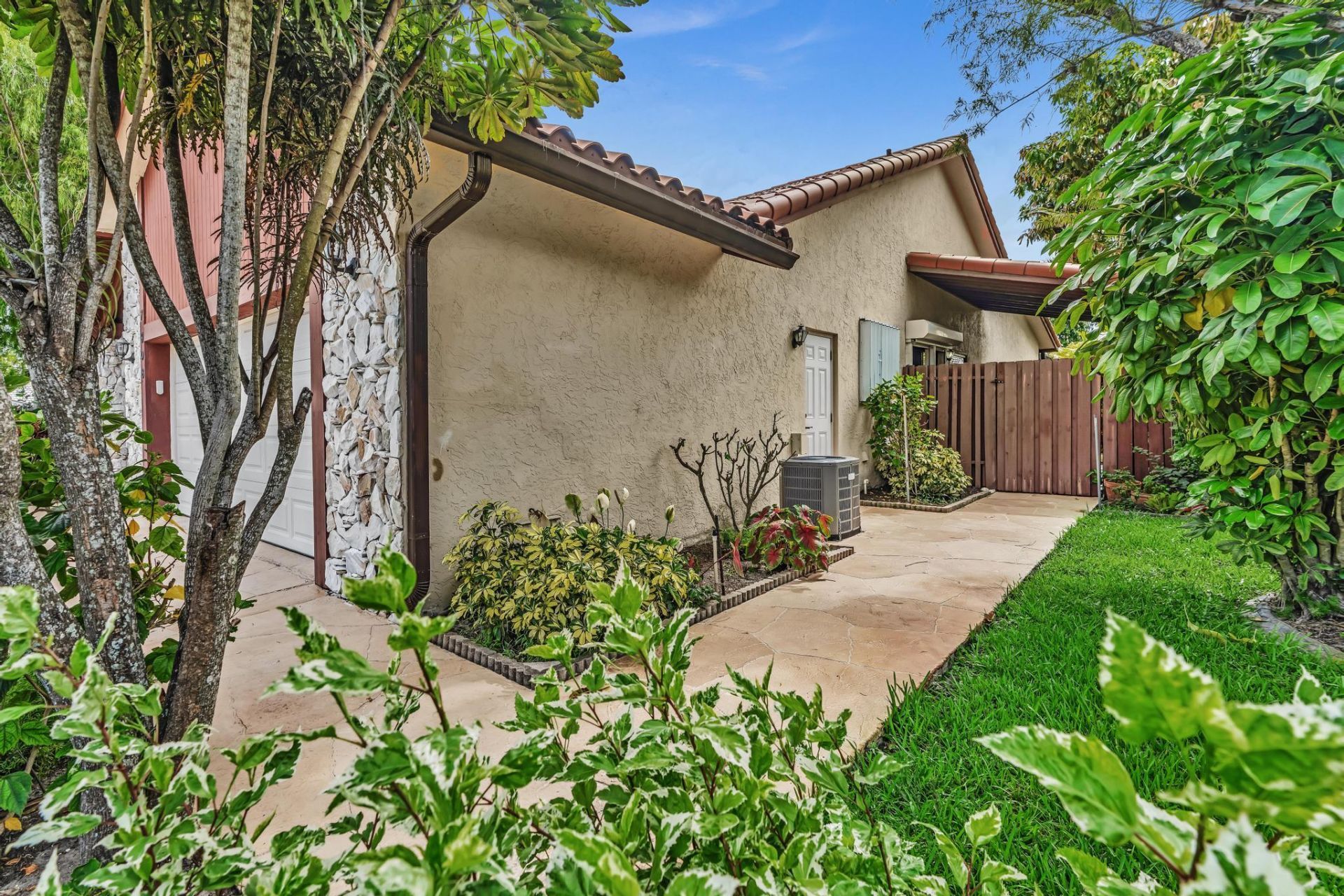 7908 NW 85th Terrace, Tamarac, FL 33321 Photo