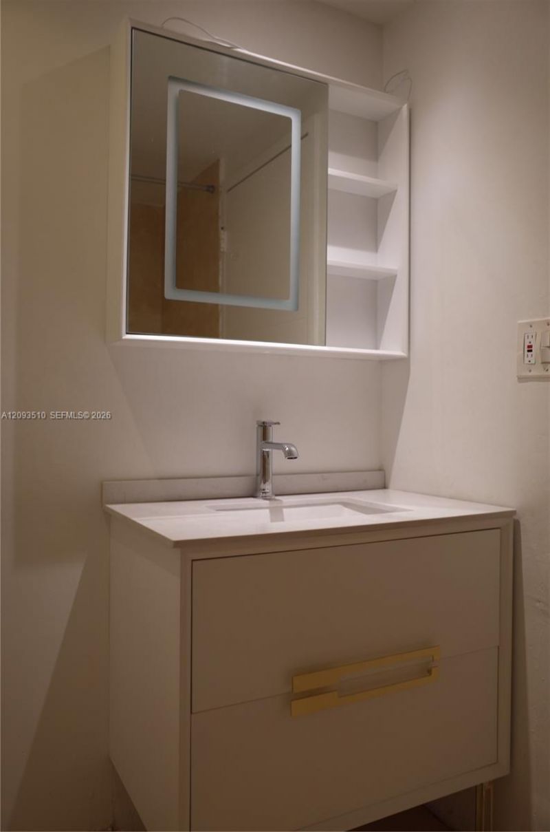 1255 Collins Ave, Unit 302, Miami Beach, FL 33139 Photo
