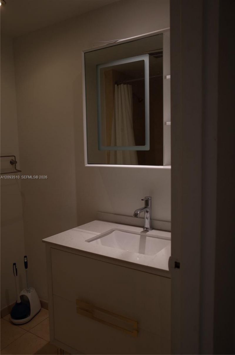 1255 Collins Ave, Unit 302, Miami Beach, FL 33139 Photo