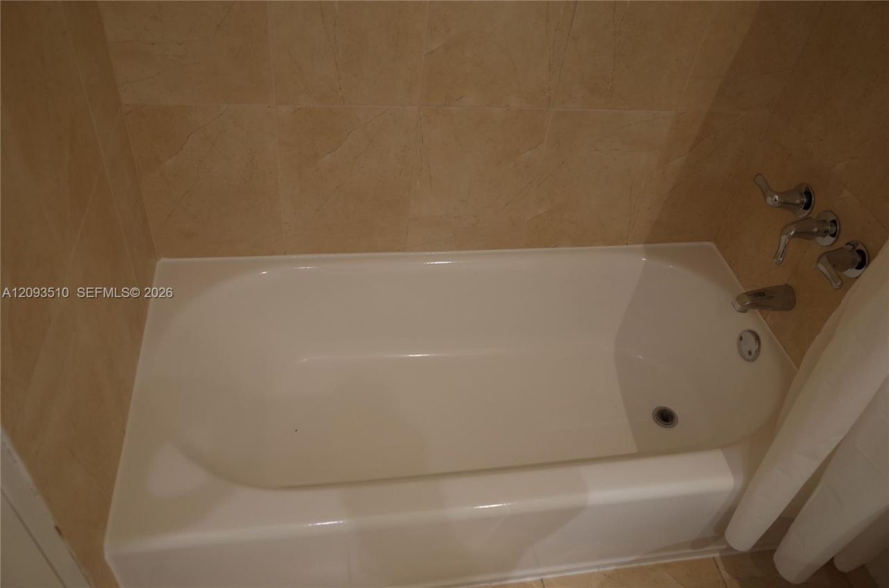 1255 Collins Ave, Unit 302, Miami Beach, FL 33139 Photo