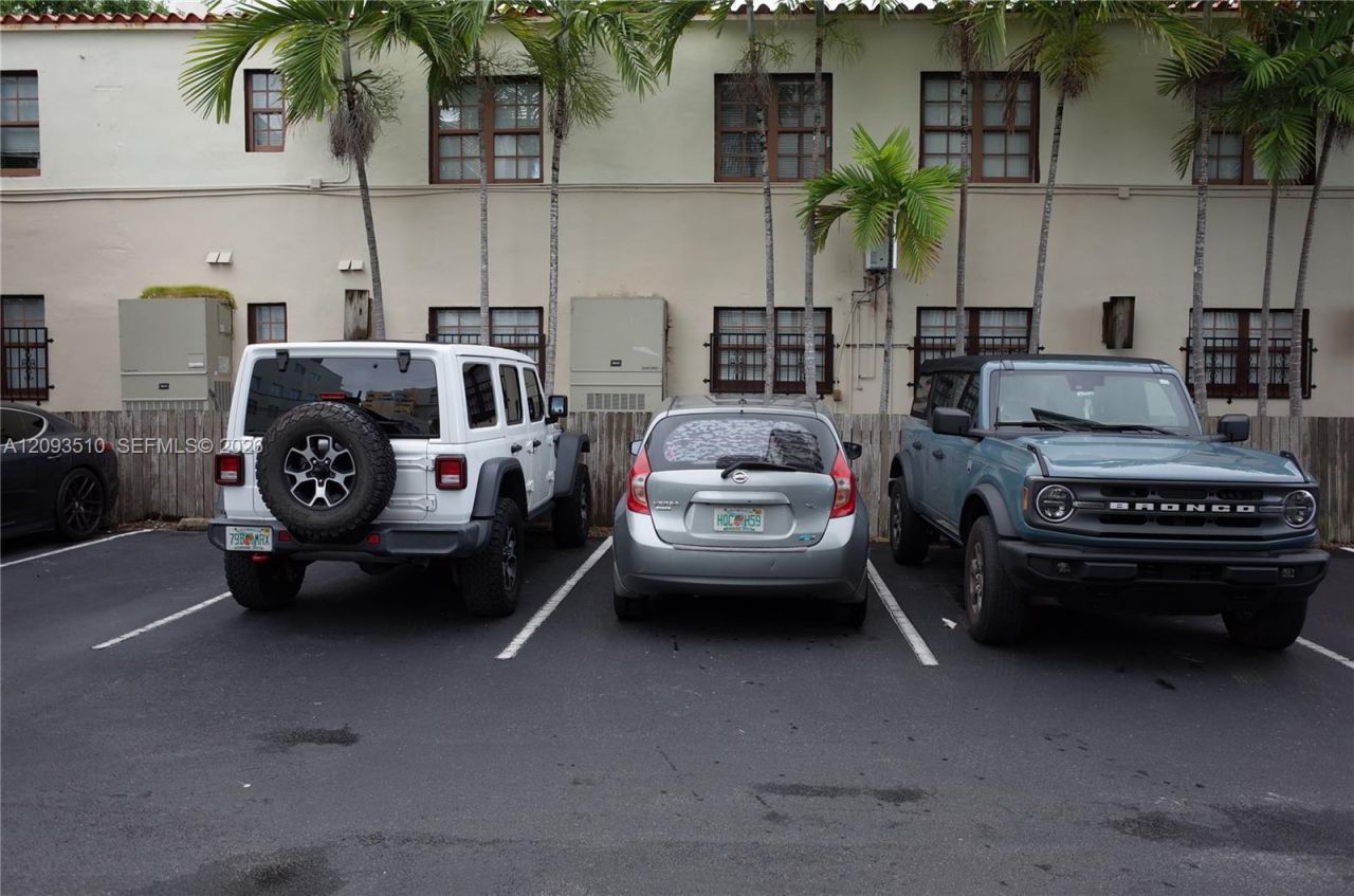 1255 Collins Ave, Unit 302, Miami Beach, FL 33139 Photo