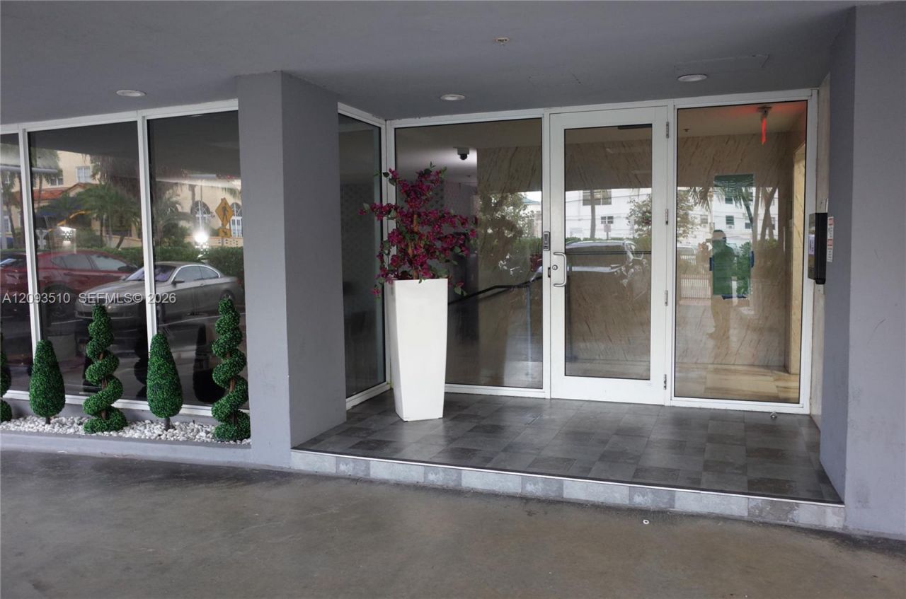1255 Collins Ave, Unit 302, Miami Beach, FL 33139 Photo