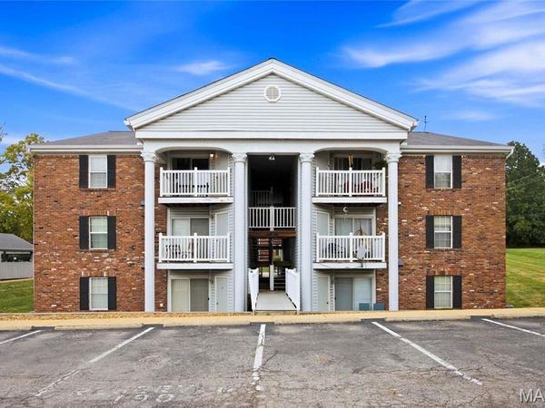 1936 Marine Terrace Drive, Unit K, Maryland Heights, MO 63146