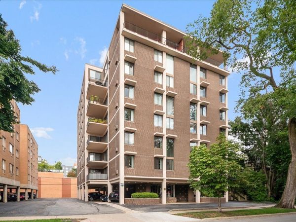 1111 CHURCH Street , Unit 305, Evanston, IL 60201