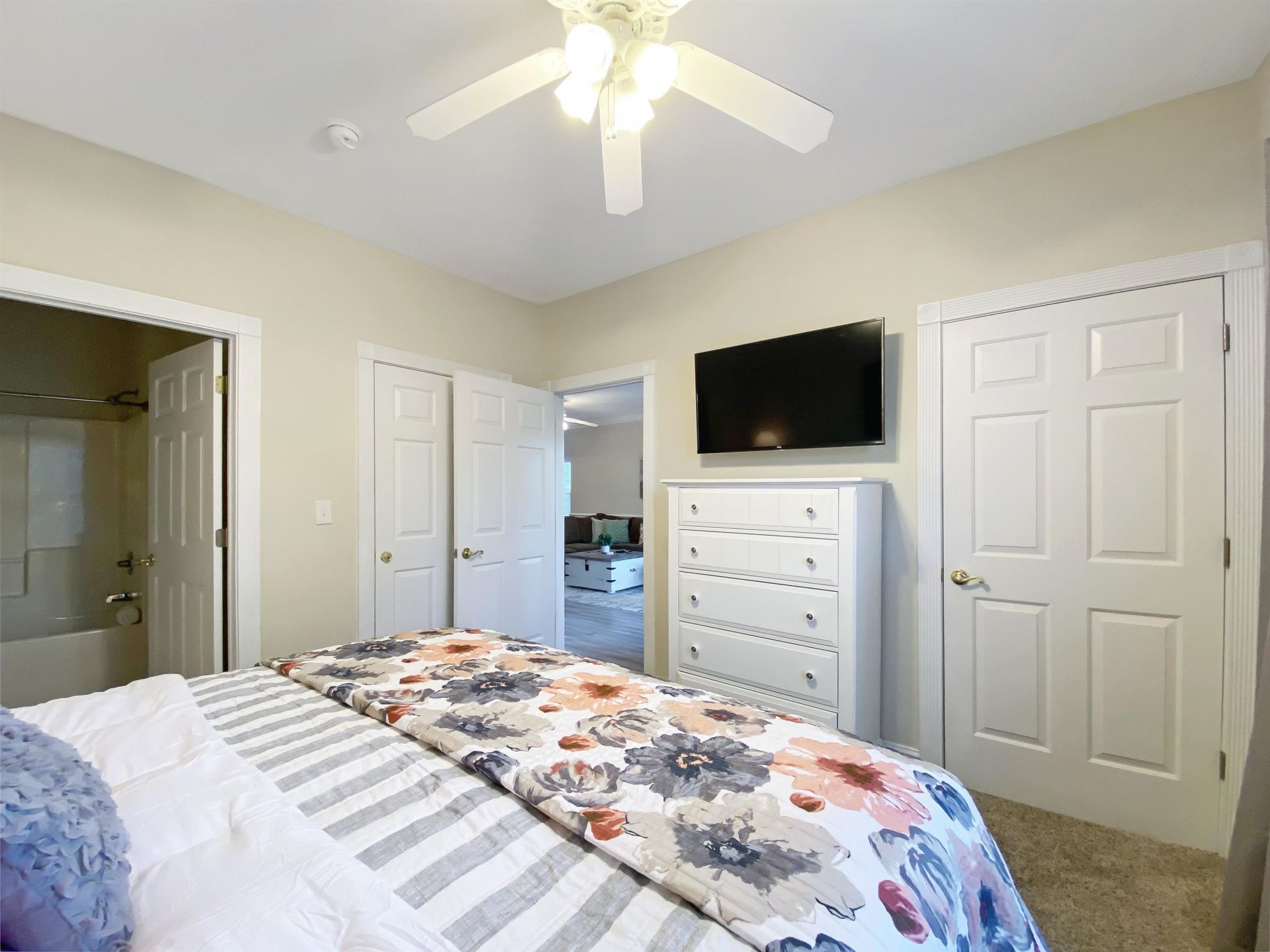 4880 Dahlia Ct.  Photo 14
