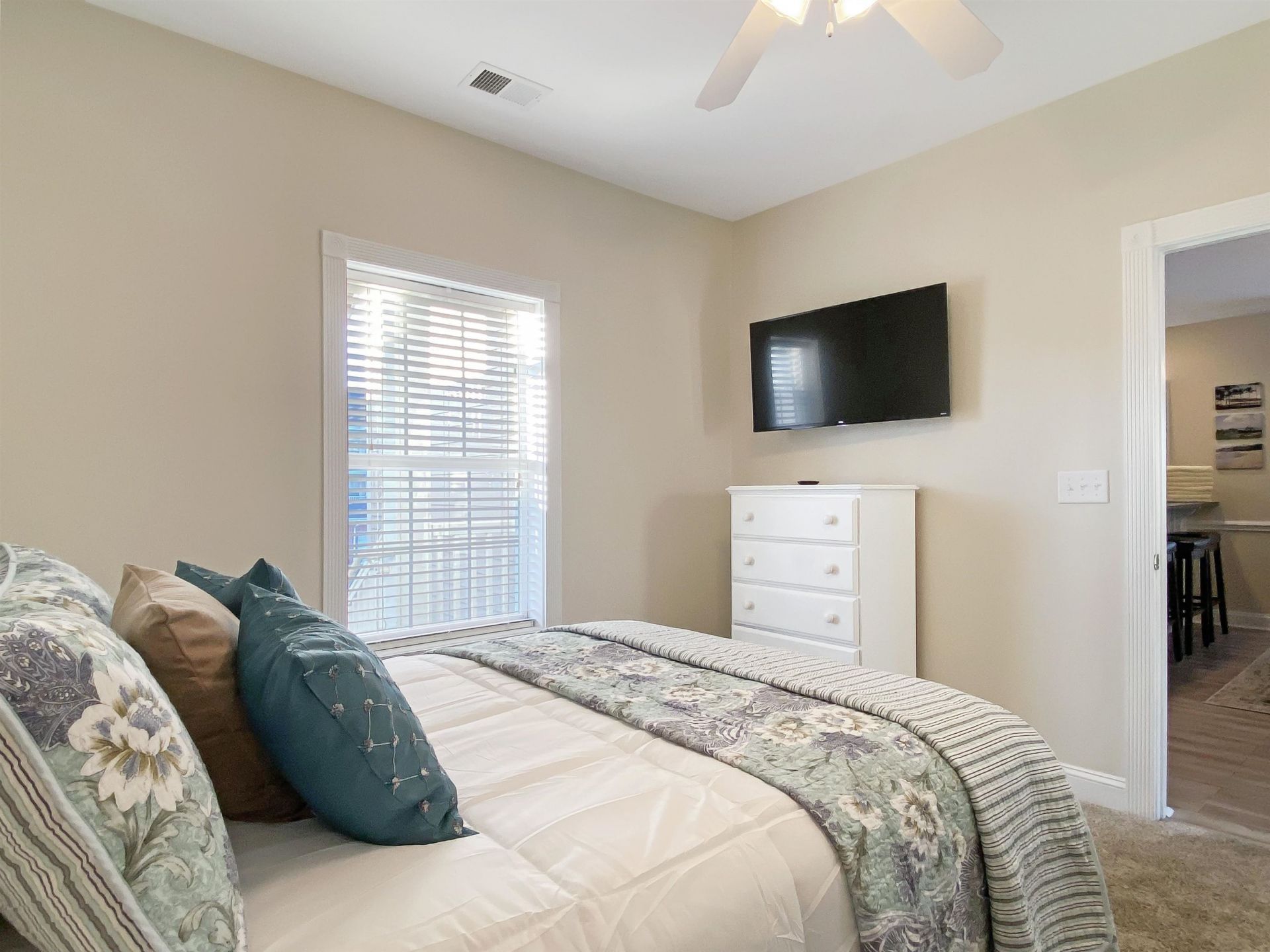 4880 Dahlia Ct.  Photo 21